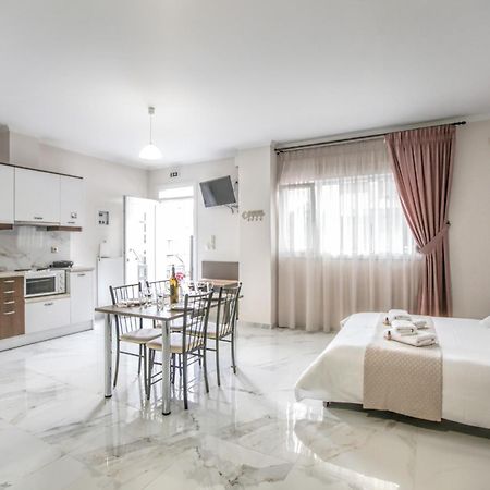 Del Sol #1 Meteora Luxurious Family Suites กาลัมปากา ภายนอก รูปภาพ