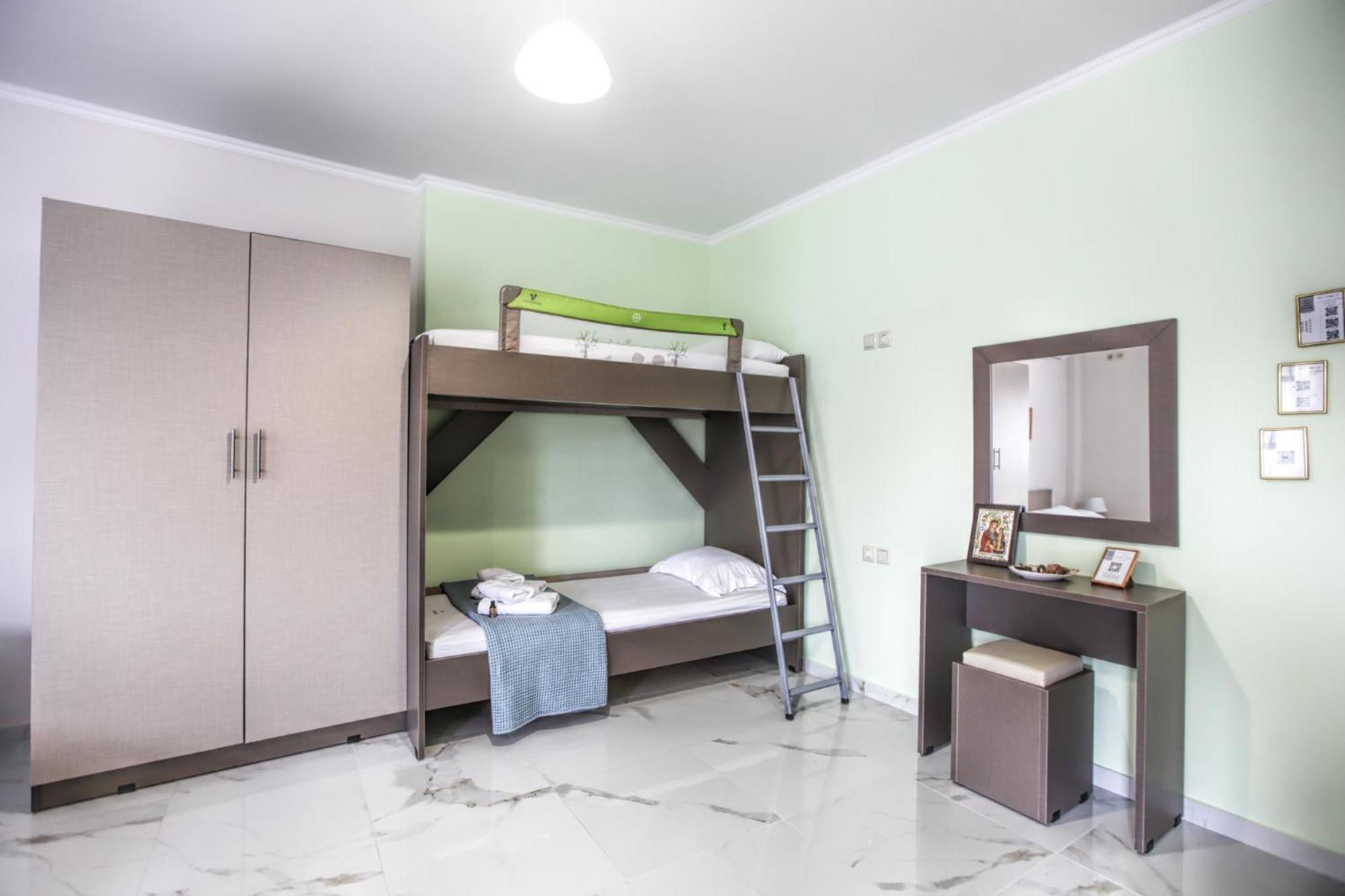 Del Sol #1 Meteora Luxurious Family Suites กาลัมปากา ภายนอก รูปภาพ