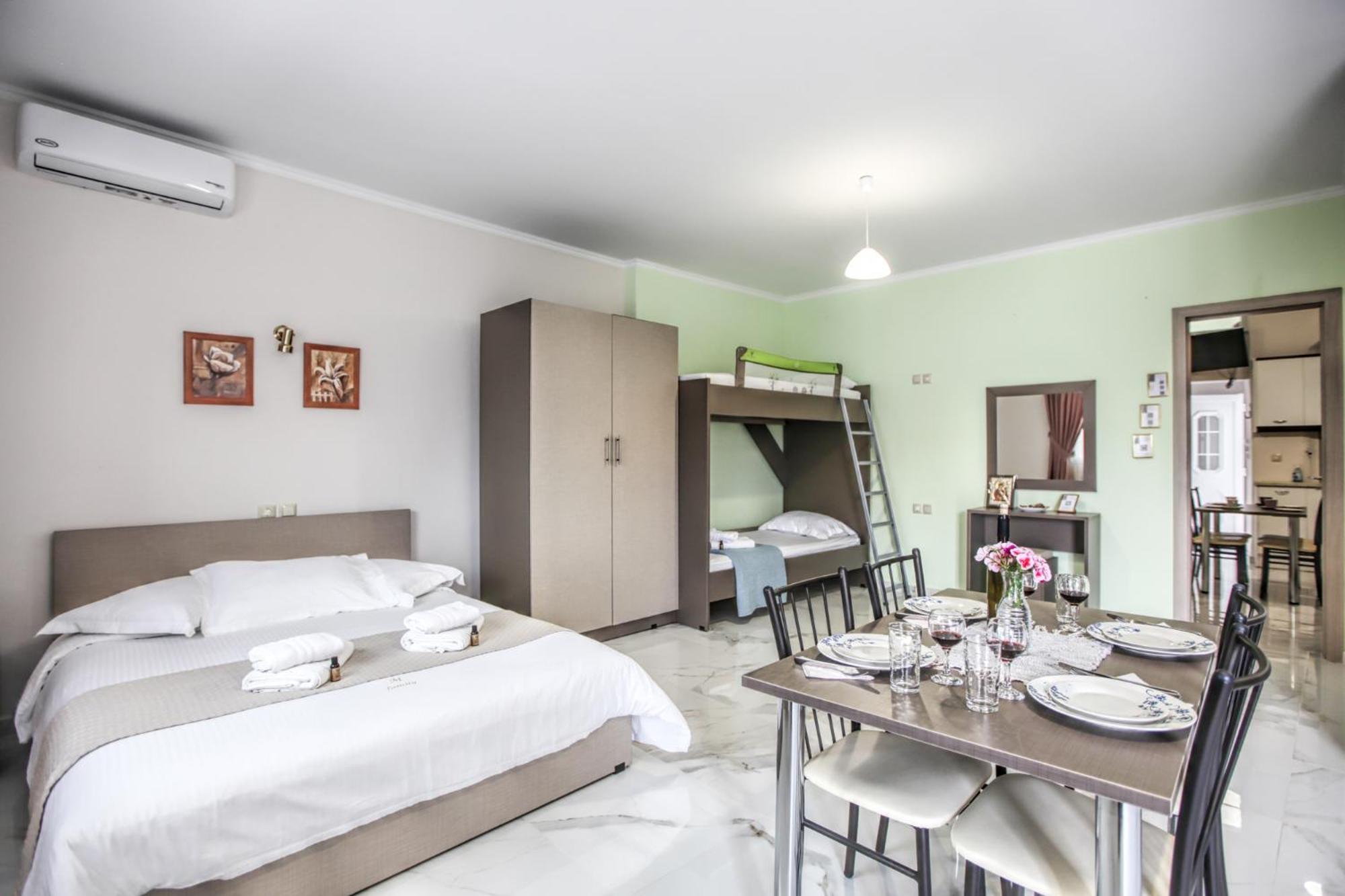 Del Sol #1 Meteora Luxurious Family Suites กาลัมปากา ภายนอก รูปภาพ