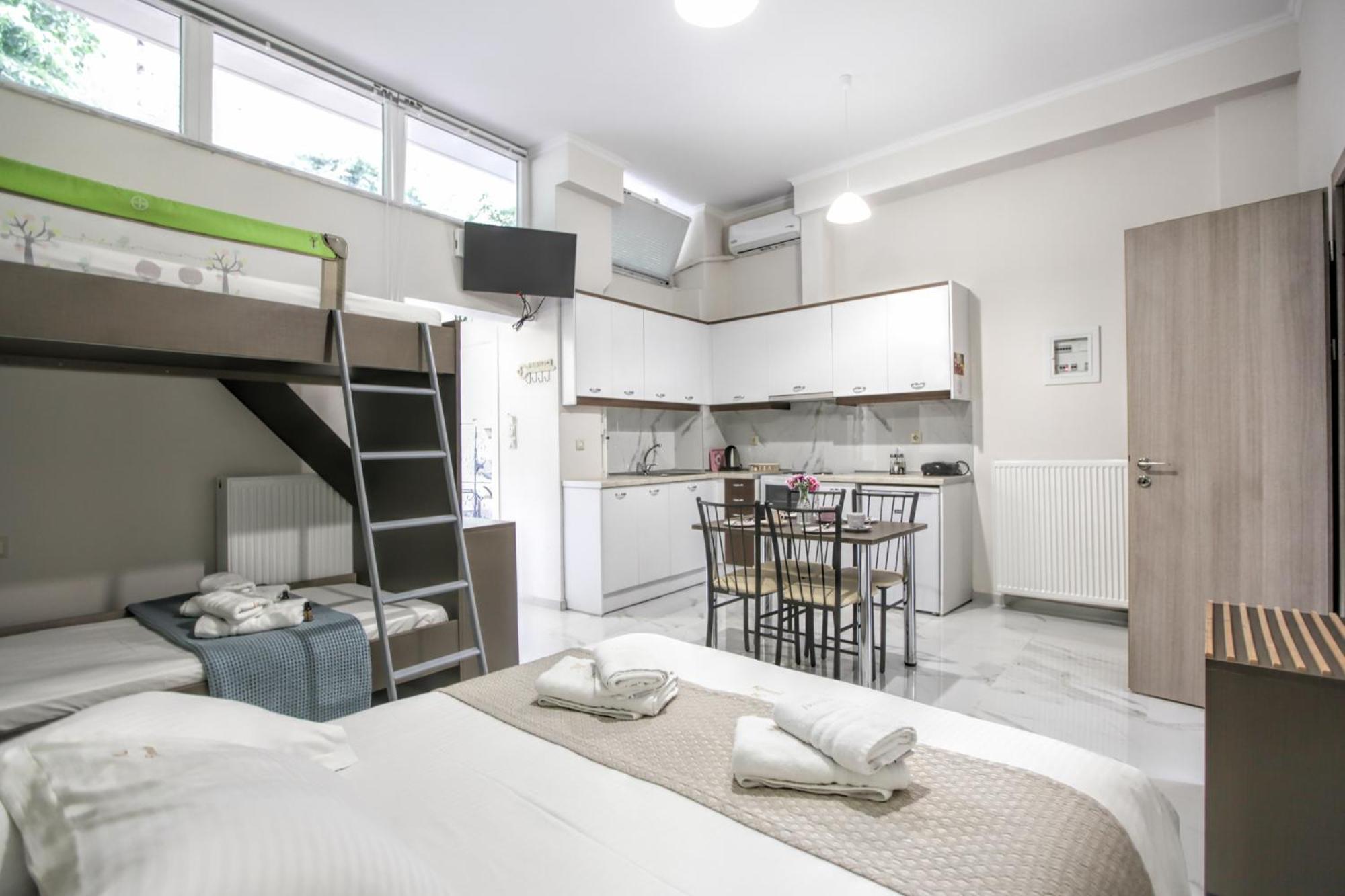 Del Sol #1 Meteora Luxurious Family Suites กาลัมปากา ภายนอก รูปภาพ